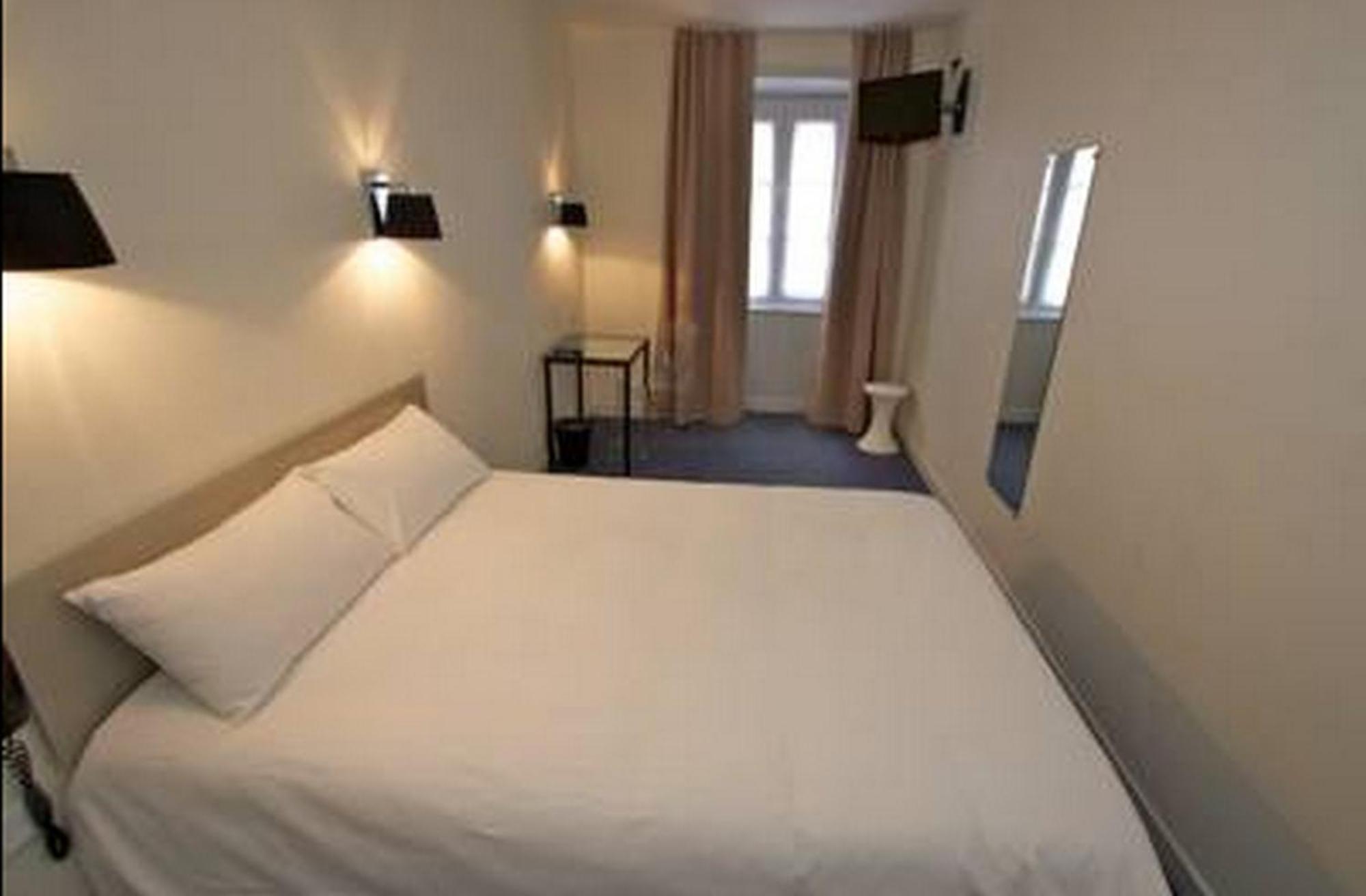 Hotel Henri IV Ла-Рошель Экстерьер фото